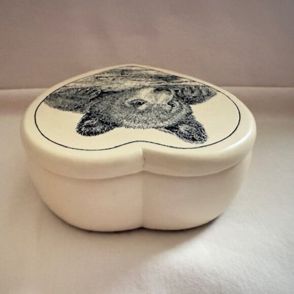 Vintage Etched Bear Cub Trinket Box - Picture 4 of 9